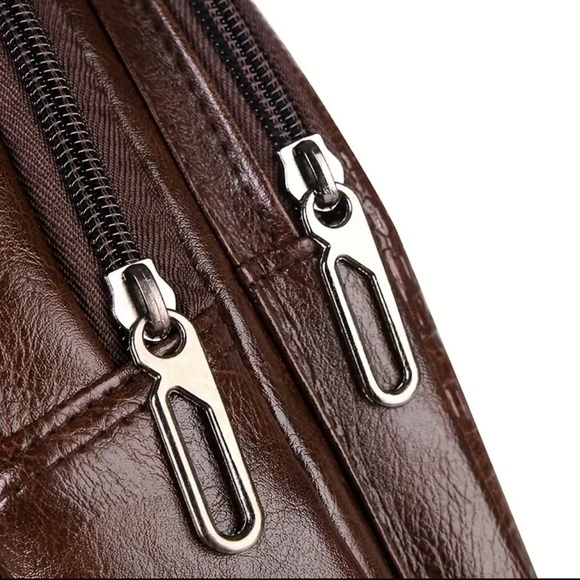 🆕 Men’s Crocodile Pattern
Multifunctional Waterproof Bag & Matching Wallet - Picture 6 of 14